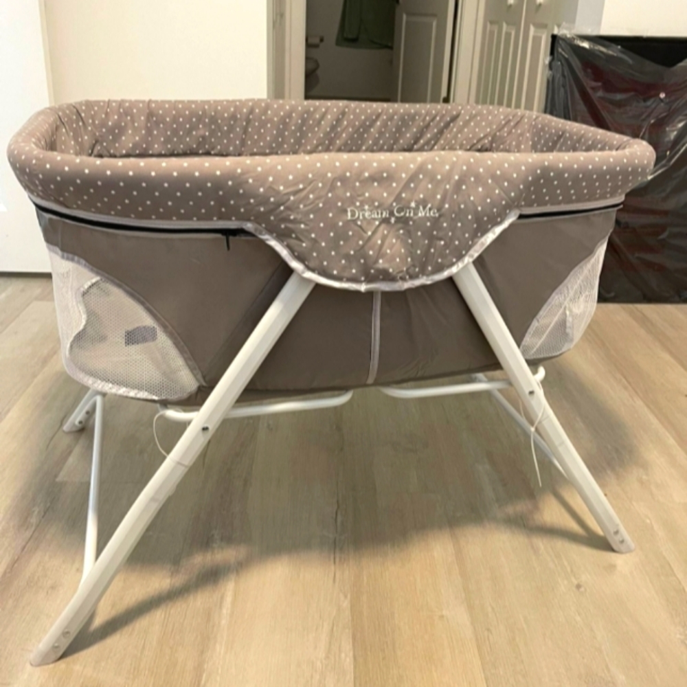 Dream On Me Baby Bassinet